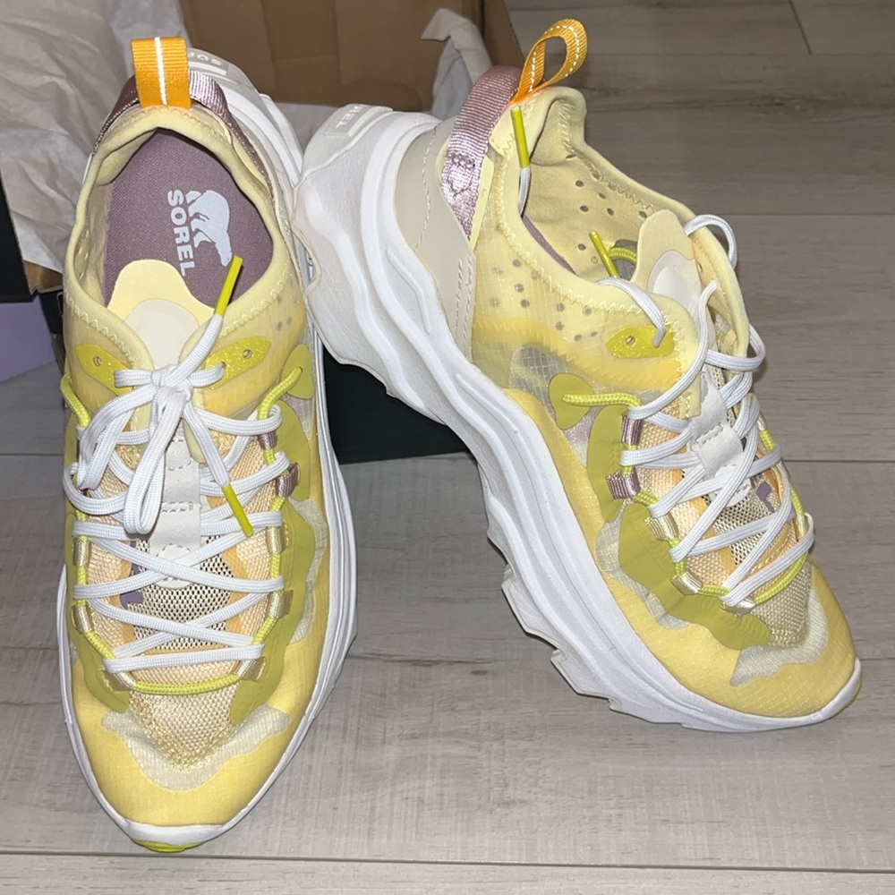 NWT Sorel Kinetic Breakthru Tech Lace Tranquil Yellow Light Breathable Shoe